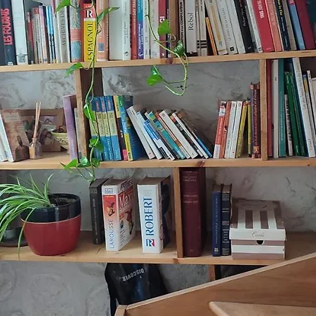 Calme Et Ensoleille Dans Maison De Villejuif